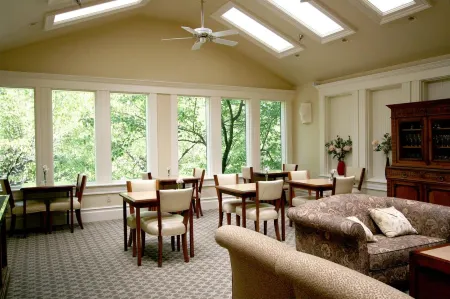 希爾茲堡旅館，四姐妹旅館