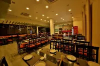 Namami Ganges Beach Resort & Spa فنادق في Shivpuri