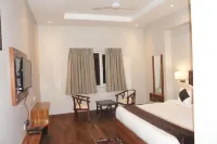 Neel Clarks Inn Express - 3-Star