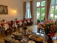 Hotel Seeufer فنادق في Dersau