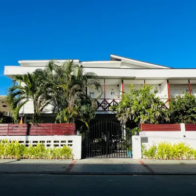 Villa Famiri Boutique Hotel Hotels near Waterkant