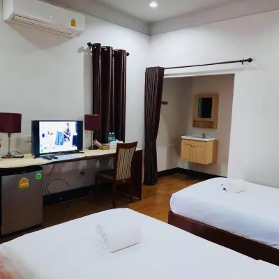 PunYin Hotel Hotels near Phatardsrijormthong Temple