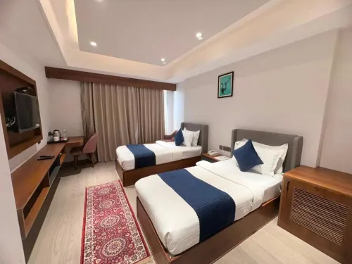 Hotel Amyra - 2-Star