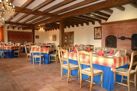 Hotel Garabatos Отели в г. Навадихос