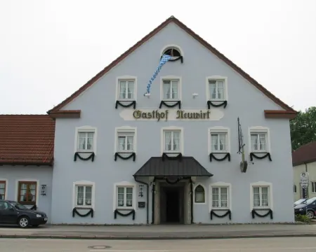 Hotel Neuwirt ハンベルクモースのホテル