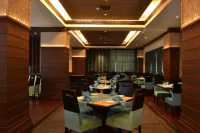 Hotel Royal Cliff Hotels in Kanpur