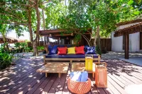 Maion Hotel e Boutique Các khách sạn gần Mirror Beach