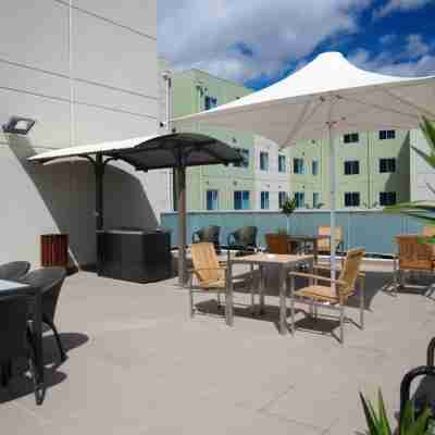 Quest Mawson Lakes Hotel Exterior