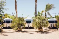 Caravan Outpost - parking