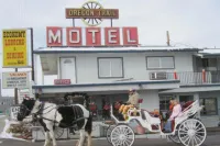 Oregon Trail Motel and Restaurant - Parkplatz
