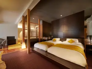 Akari et Kaori Formerly Taizanso