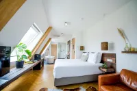Van Heeckeren Hotel - balcony