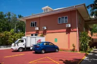 Reef Holiday Apartments Hotel di Mahe Island