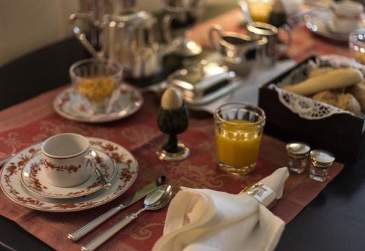 M 메종 팔티쿨리아 포르투 이미지