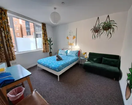 Igloo Hybrid Hotels in Nottingham