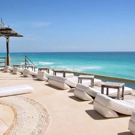 Cancun Plaza Condos