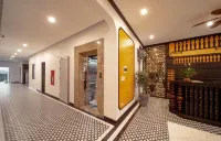Lake Hotel Soc Son