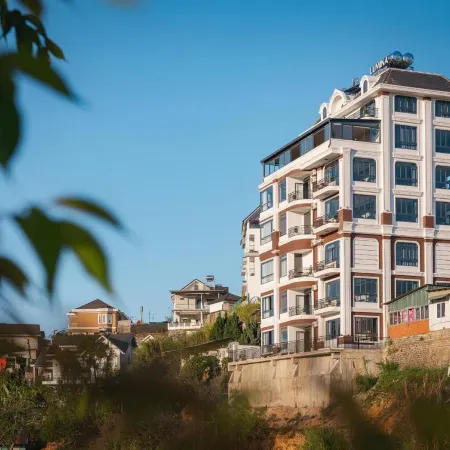 The Lumina Premium Hotel