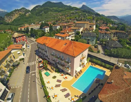 Hotel Varone Alberello 바로네 폭포 주변 호텔