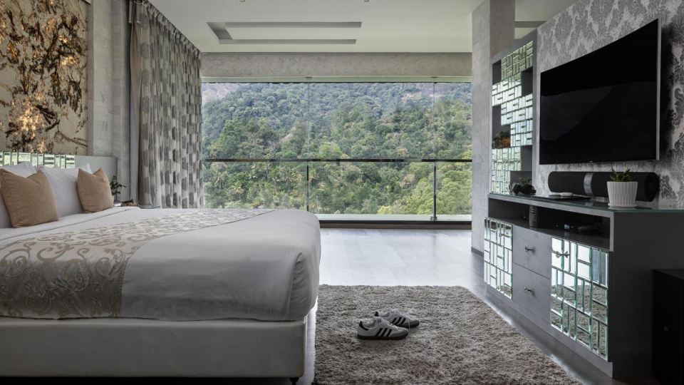 The Panoramic Getaway