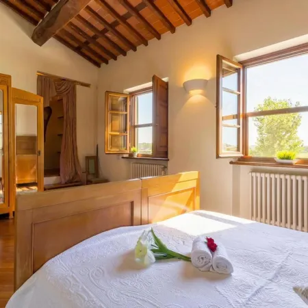 Villa Pallina with Pool - Happy Rentals
