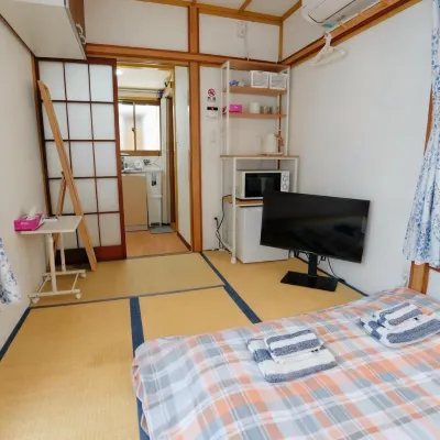 Just 200 meters from Shin-Koenji Station, with direct access to Shinjuku in only 9 minutes. Hotel dekat Stasiun Ogikubo