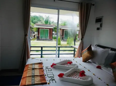 Phumiphat Resort Koh Mook Отели в г. Остров  Мук