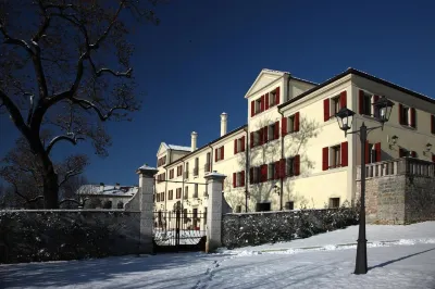 파크 호텔 빌라 카르페나다 Percorso trincee sul Massiccio del Grappa - localita Col Campeggia 주변 호텔