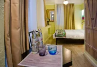 No12 Boutique Hotel Hotels near Khurjini