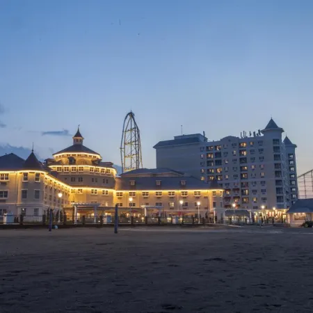 Cedar Point Hotel Breakers