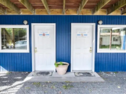 Sea Treasures Inn Hotels in Seward