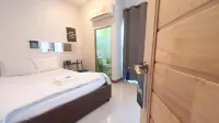 Lay Day Hotels in 