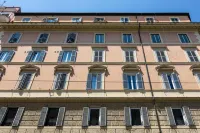 Vatican City Suites by Hili  호텔