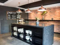 Manhattan Luxury Apartments โรงแรมในเซ็นจูรี ซิตี้