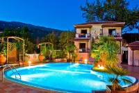 Enalion Hotel - parking