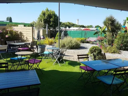 Kyriad Hôtel la Fleche Отели в г. Люше-Пренже