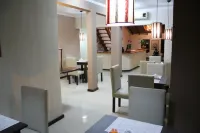 藍花楹飯店