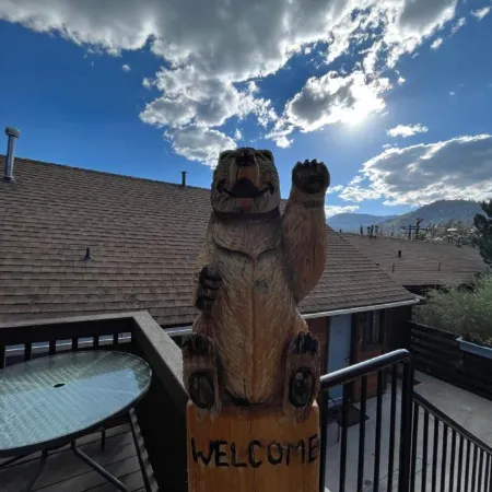 June Lake Villager
