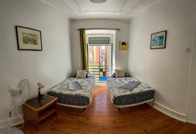 Fortune Guest House Hotels near Humberto Delgado Airport