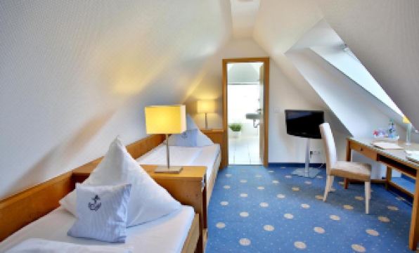 Anker's Hörn - Hotel & Restaurant auf der Hallig Langeness - Housity