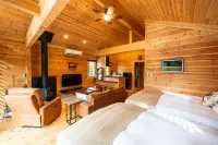 Chill Village Các khách sạn gần Parent and Kid Tree