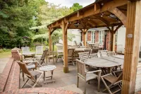 Mere Brook House Hotels in Parkgate