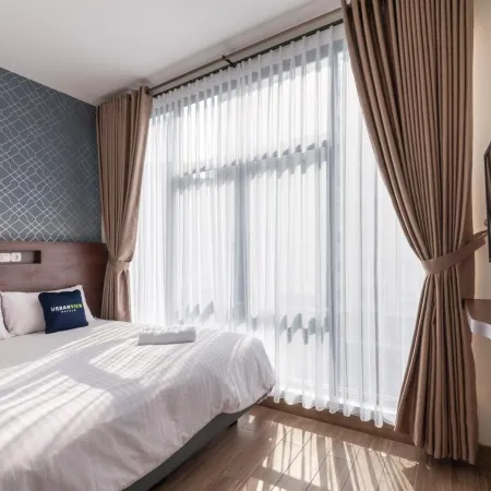 Urbanview Hotel Cengkareng Jakarta by RedDoorz Отели рядом с достопримечательностью «Мол Таман Палем»