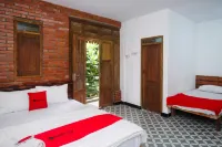 RedDoorz Syariah Near Akmil Magelang Hôtels à : Mertoyudan