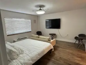 Beautiful Renovated Studio Apartment in Gadsden Al
