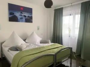 Ferienwohnung-Weinstadt UG