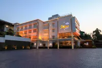Hotel Saffron Wayanad - breakfast