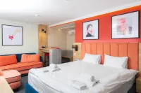 Hotel Kokshetau - parcheggio