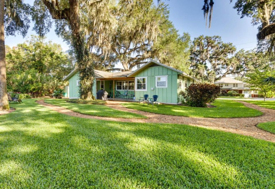 Hotel Mount Dora Tropical Escape Steps to Lake Gertrude, Exterior, Garden