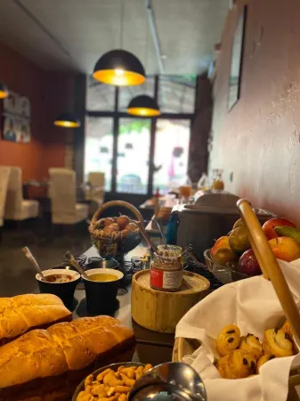 Les Jardins de la Tour Отели в г. Шатийон-Сюр-Шаларон